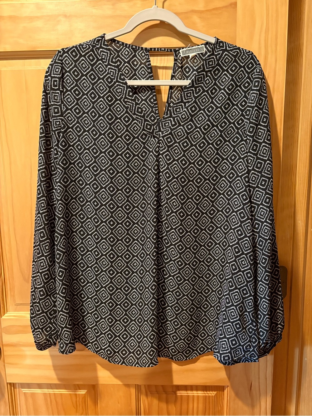 Pleione black and white geometric diamond print blouse size M